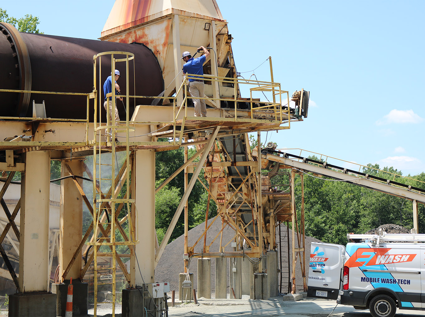 pressure-washing-commercial-1